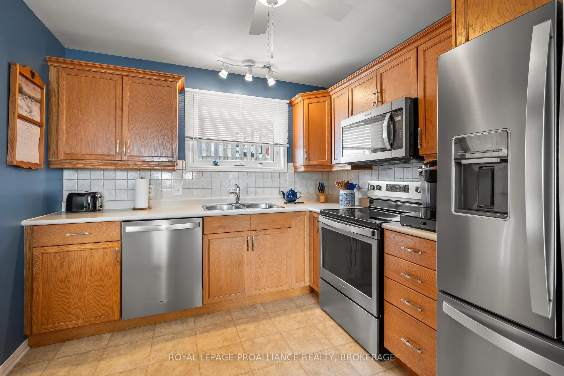 Photo 22 of 39 Esdon Street, Kingston, Rideau — HOMEH