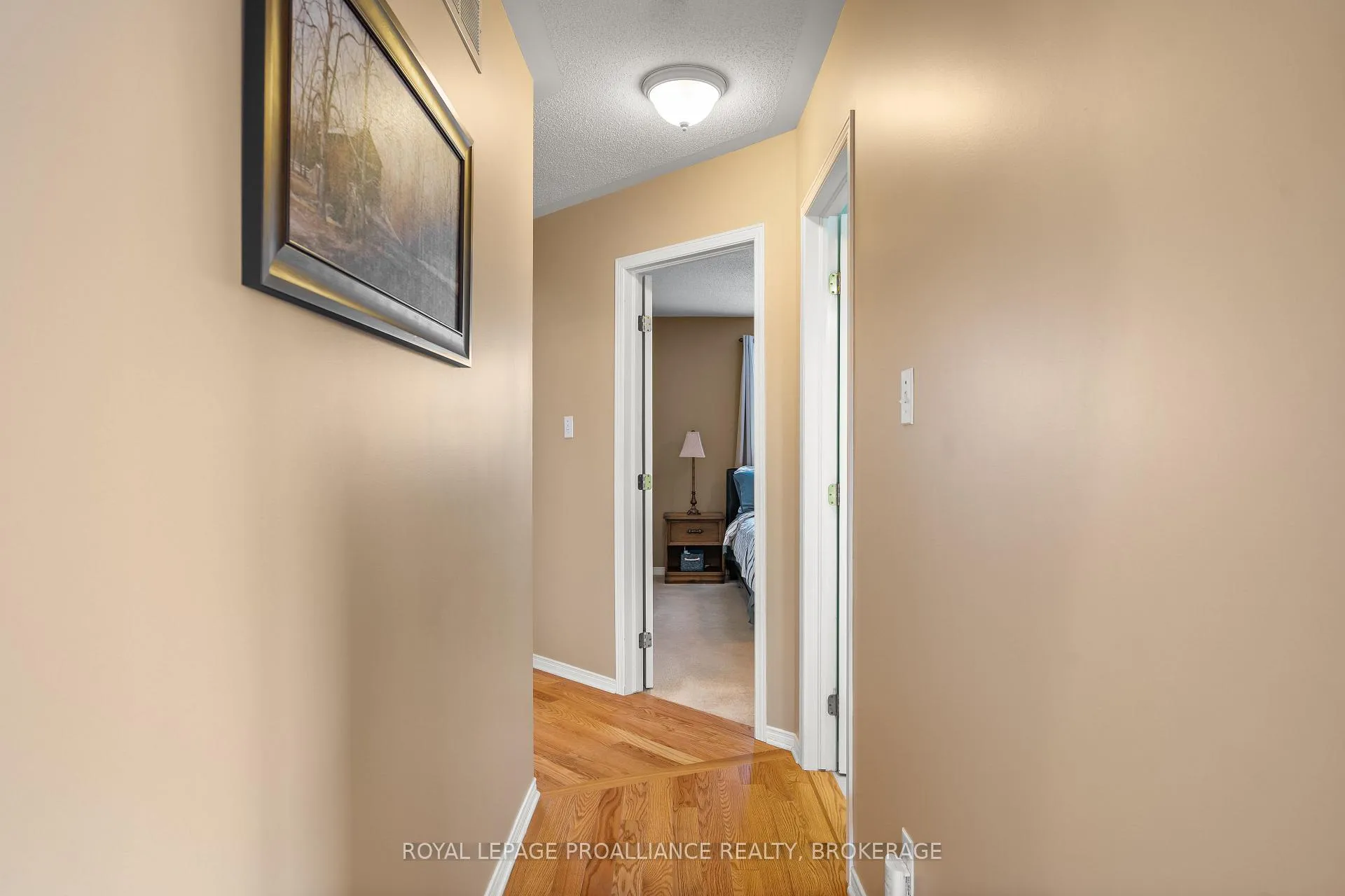Photo 25 of 39 Esdon Street, Kingston, Rideau — HOMEH