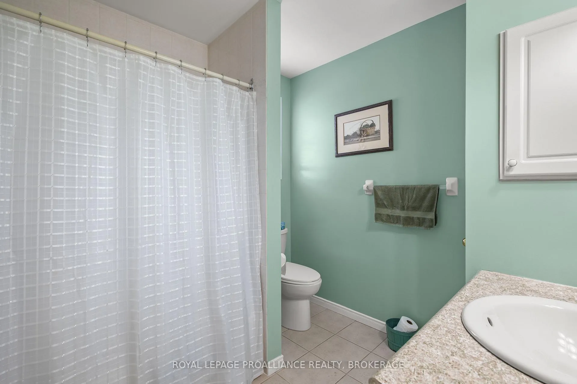 Photo 27 of 39 Esdon Street, Kingston, Rideau — HOMEH