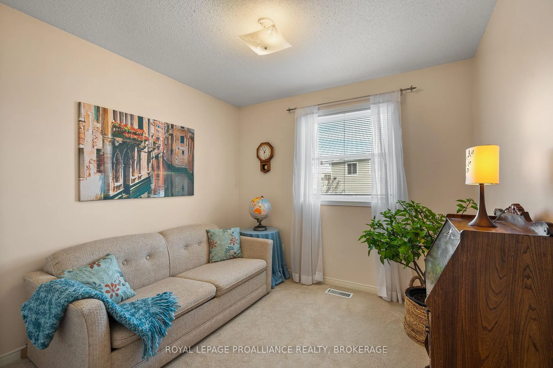 Photo 31 of 39 Esdon Street, Kingston, Rideau — HOMEH