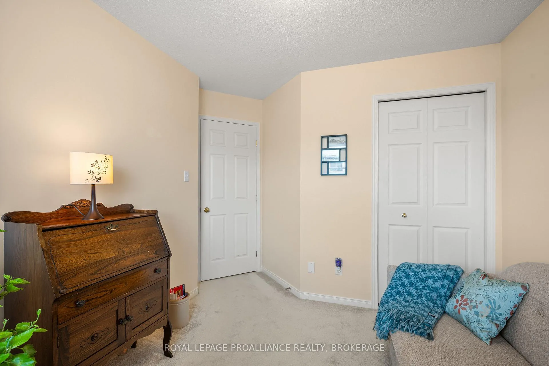 Photo 32 of 39 Esdon Street, Kingston, Rideau — HOMEH