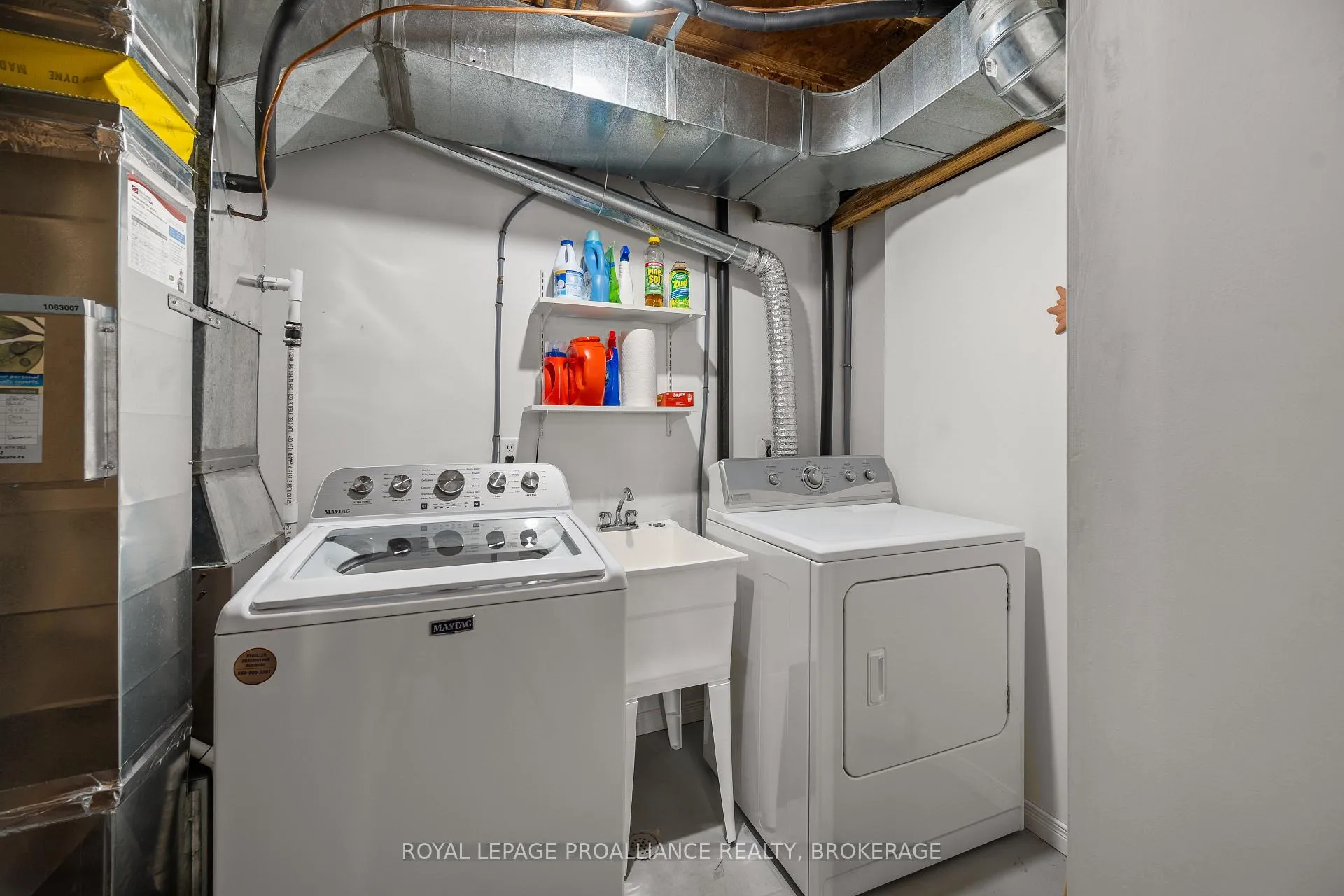 Photo 42 of 39 Esdon Street, Kingston, Rideau — HOMEH