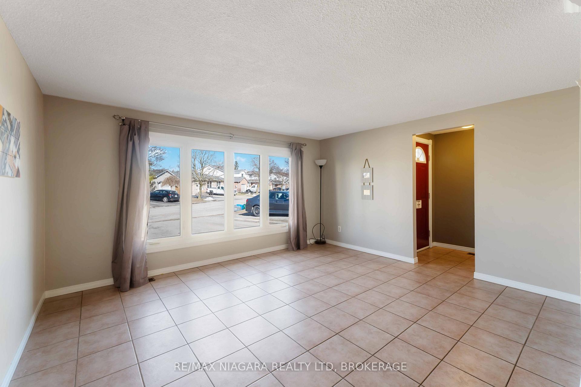 Photo 9 of 62 Buchanan Crescent, Thorold, Confederation Heights — HOMEH
