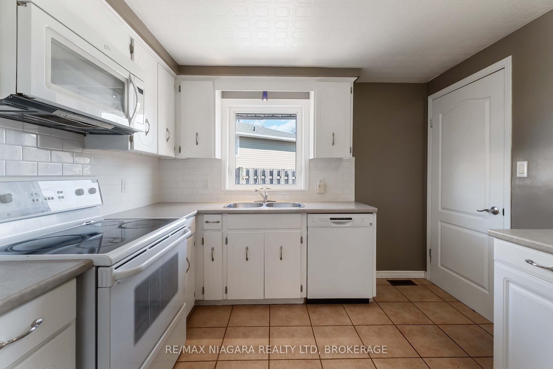 Photo 13 of 62 Buchanan Crescent, Thorold, Confederation Heights — HOMEH