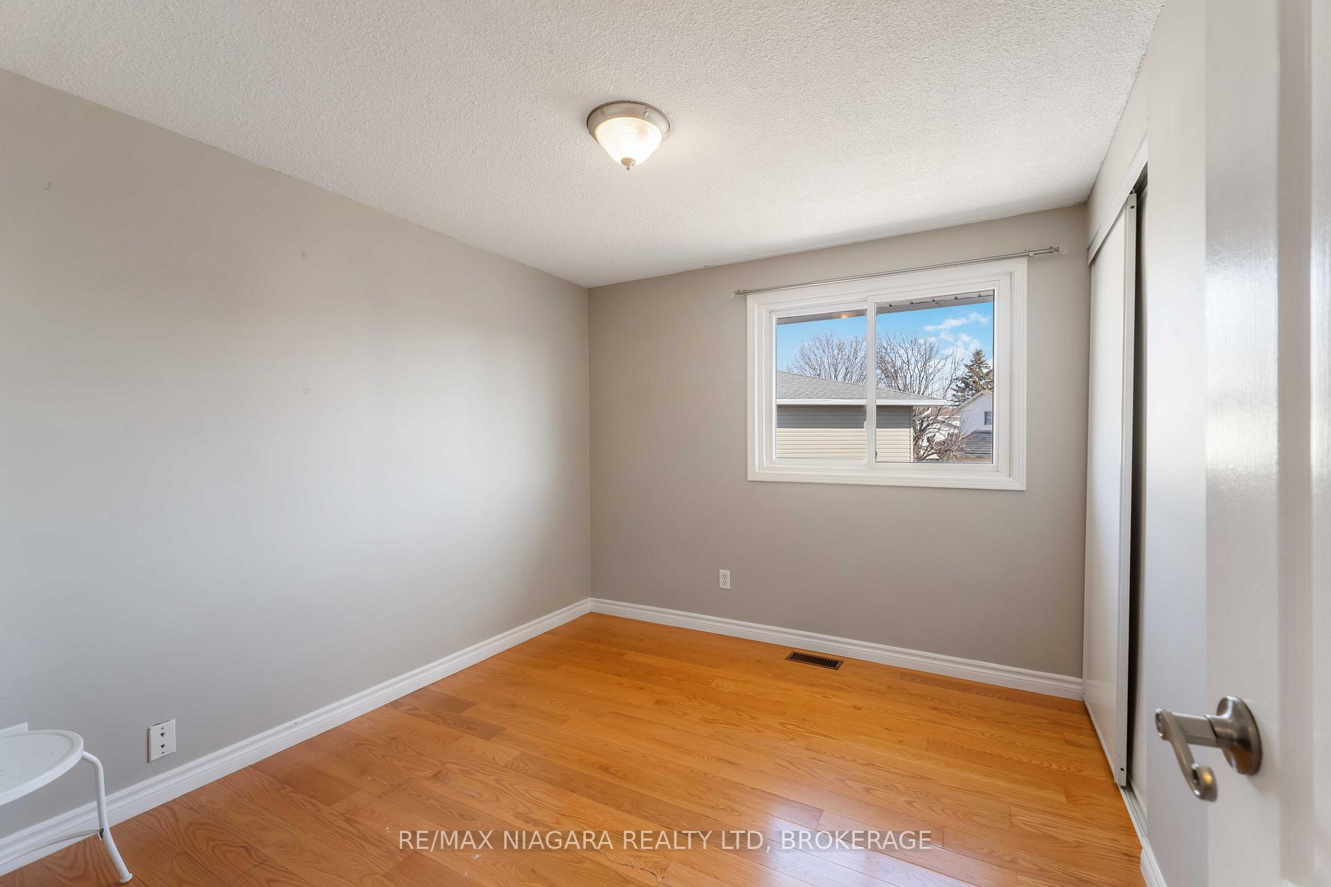 Photo 20 of 62 Buchanan Crescent, Thorold, Confederation Heights — HOMEH