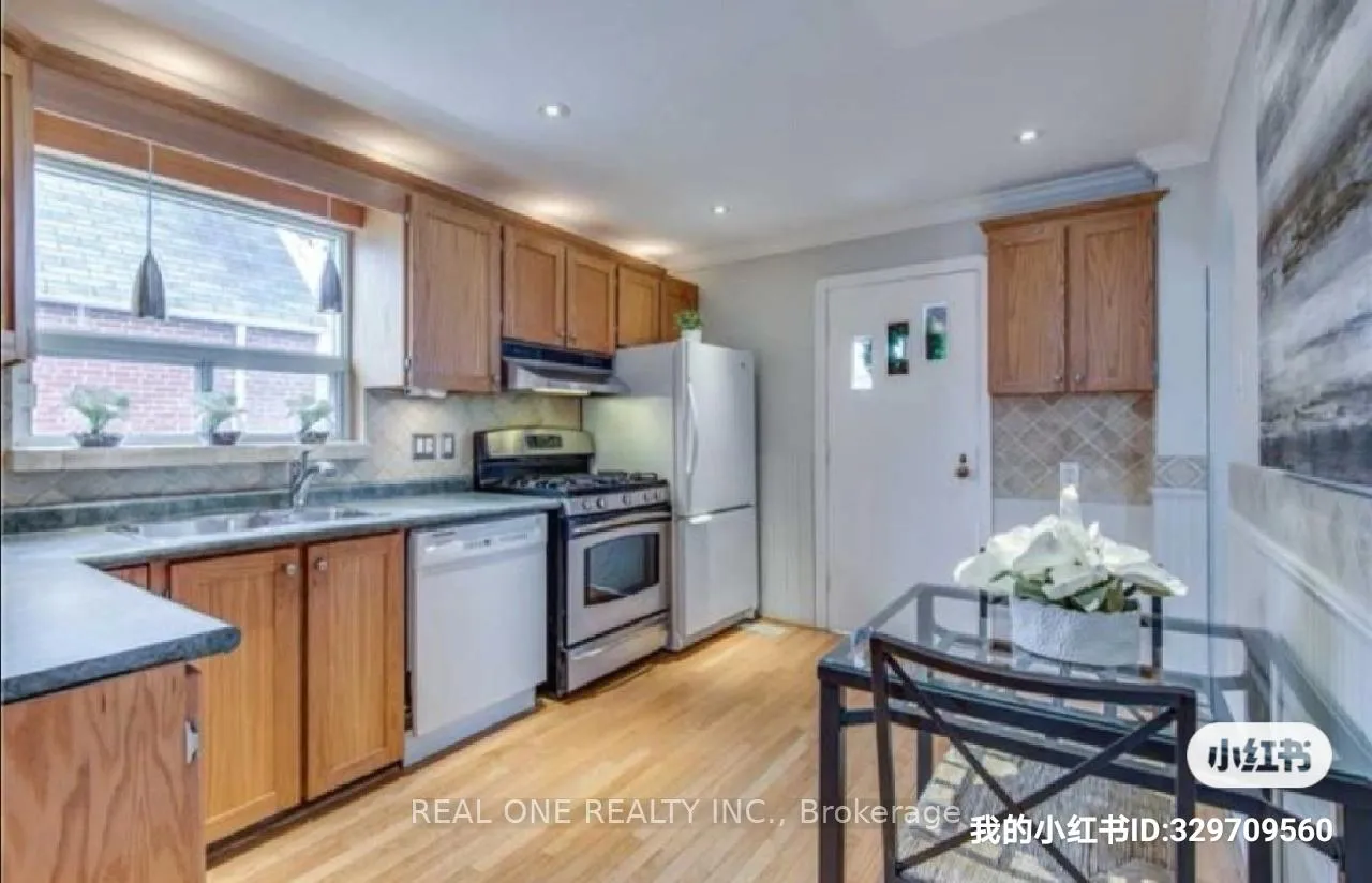 Photo 5 of Unit Upper, 18 Gardens Crescent, Toronto, O'Connor-Parkview — HOMEH