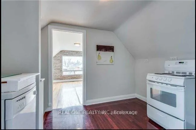 Photo 8 of Unit Upper, 18 Gardens Crescent, Toronto, O'Connor-Parkview — HOMEH