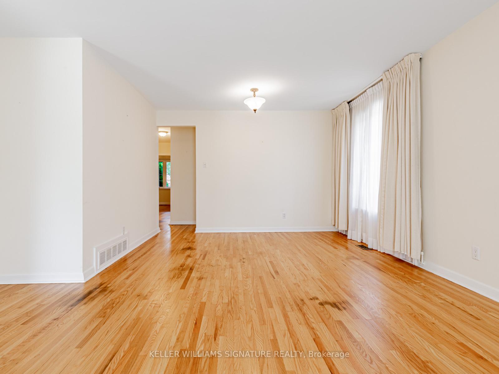 Photo 12 of Unit Main, 36 Par Avenue, Scarborough, Woburn — HOMEH