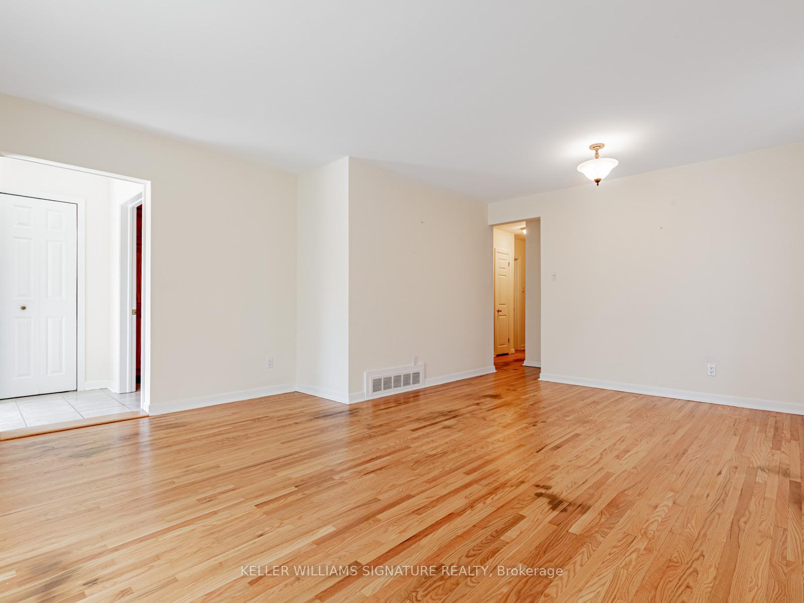 Photo 13 of Unit Main, 36 Par Avenue, Scarborough, Woburn — HOMEH