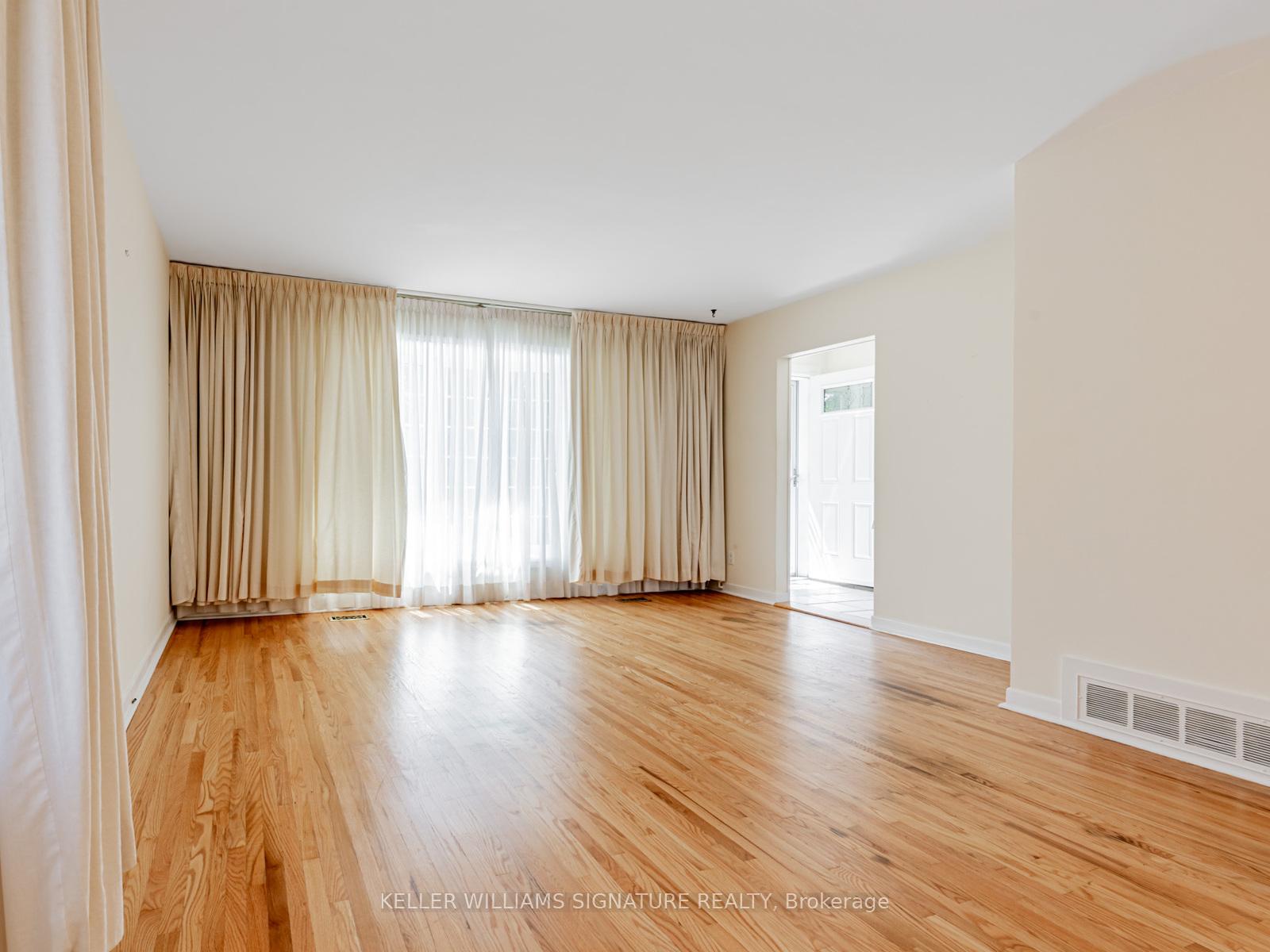 Photo 20 of Unit Main, 36 Par Avenue, Scarborough, Woburn — HOMEH