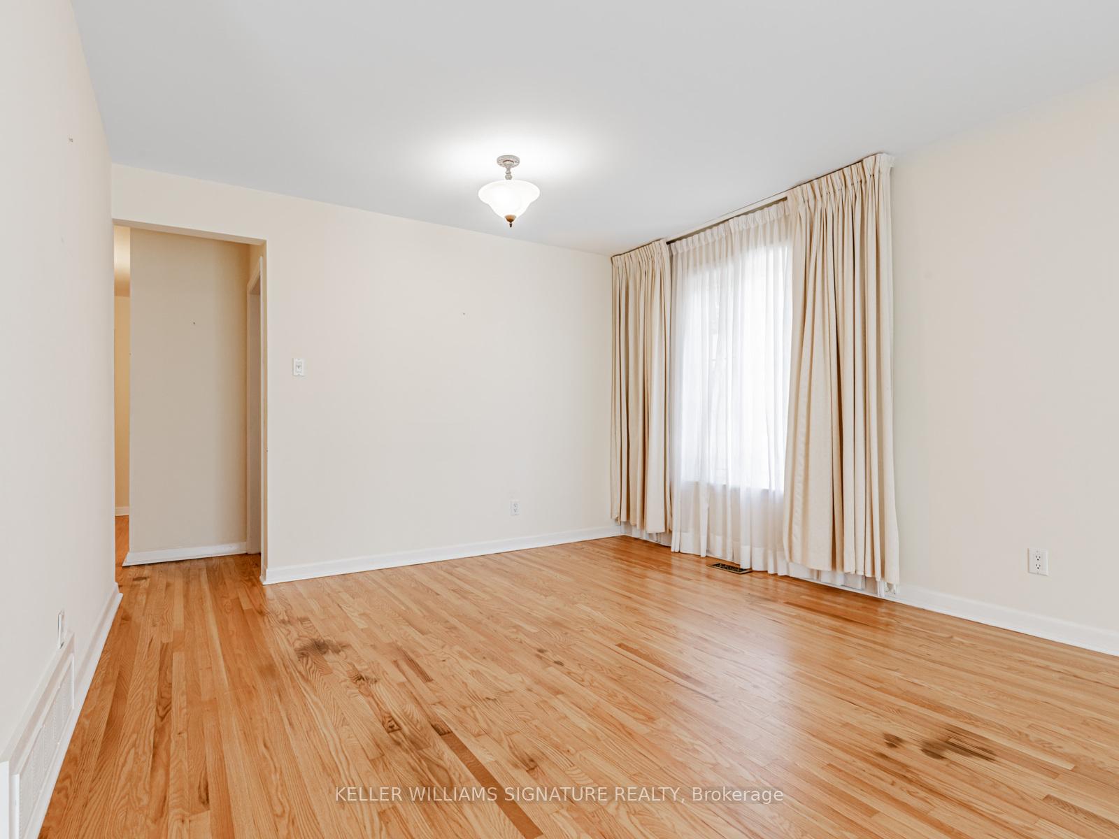 Photo 25 of Unit Main, 36 Par Avenue, Scarborough, Woburn — HOMEH