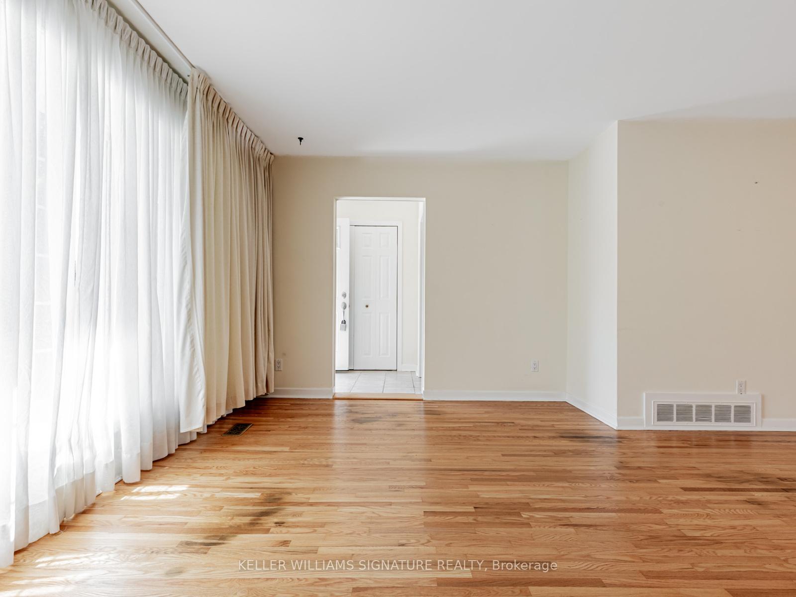 Photo 27 of Unit Main, 36 Par Avenue, Scarborough, Woburn — HOMEH