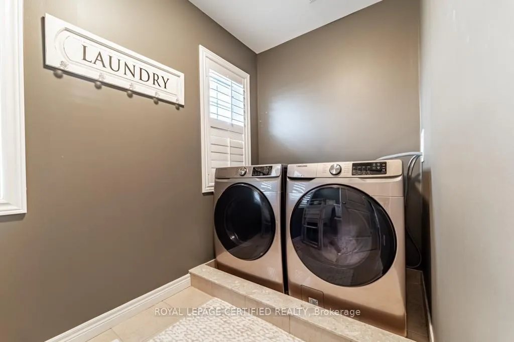 Photo 18 of 60 Guest Street, Hamilton, Ancaster — HOMEH