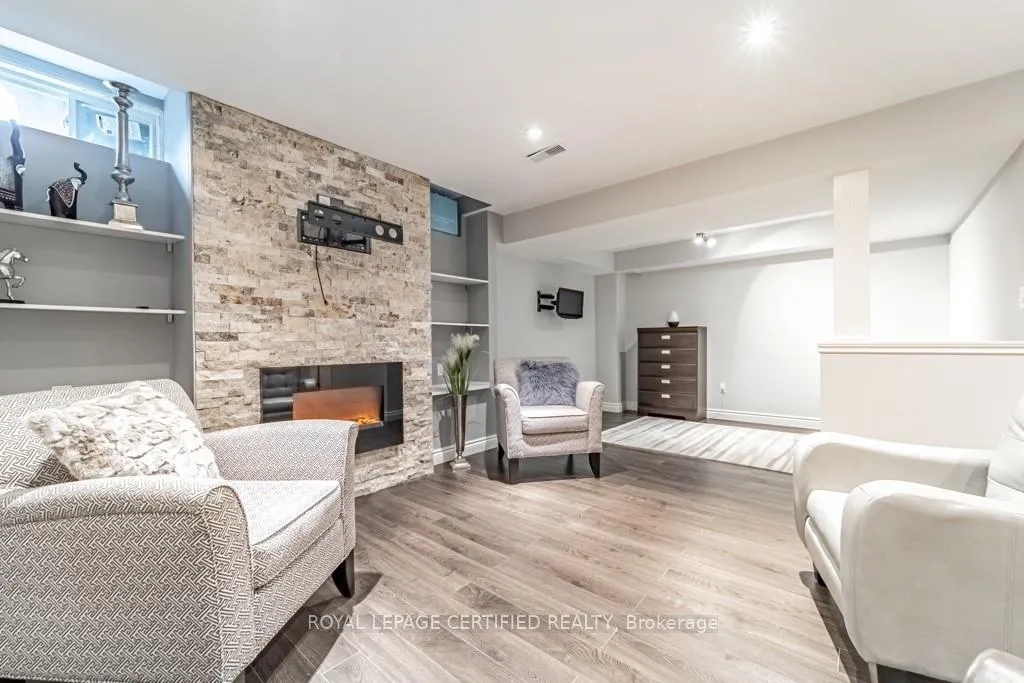 Photo 33 of 60 Guest Street, Hamilton, Ancaster — HOMEH