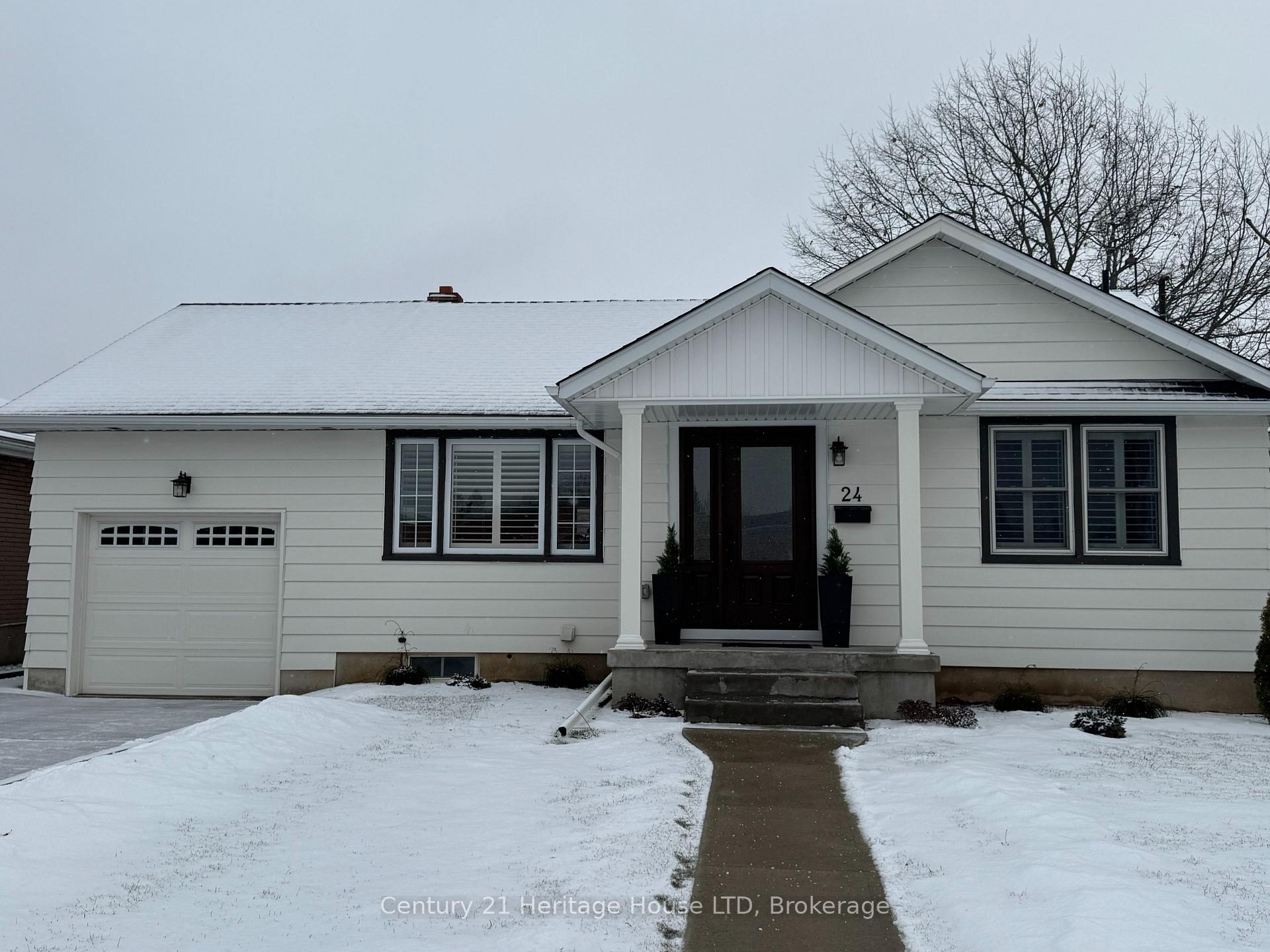 Photo 3 of 24 Whyte Avenue N, Thorold, Thorold Downtown — HOMEH