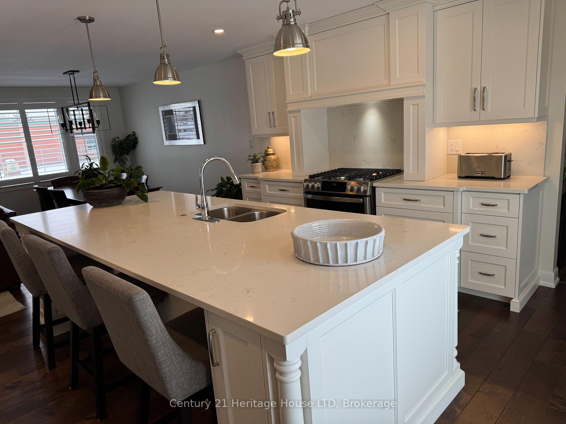 Photo 15 of 24 Whyte Avenue N, Thorold, Thorold Downtown — HOMEH