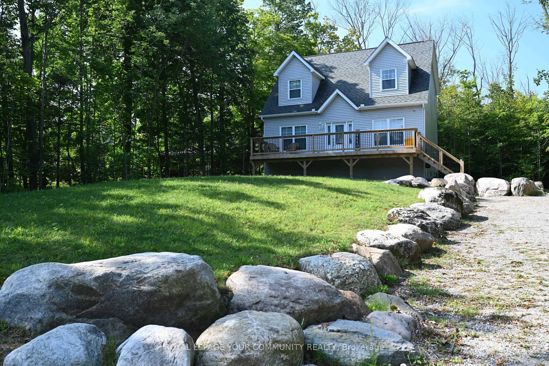 Photo 24 of 1728 Champlain Road, Tiny, Rural Tiny — HOMEH