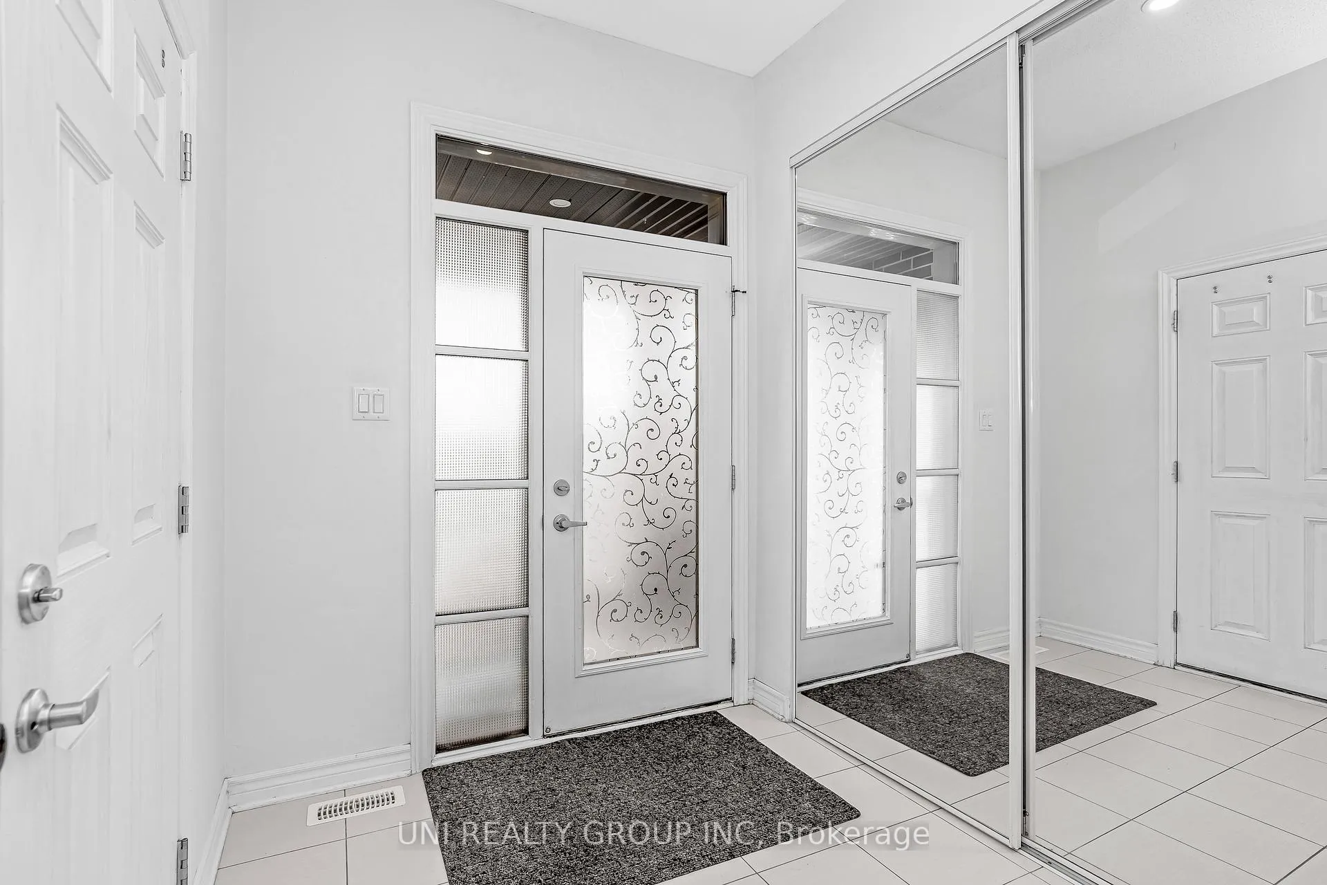 Photo 4 of 715 Decoeur Drive, Ottawa, Avalon West — HOMEH