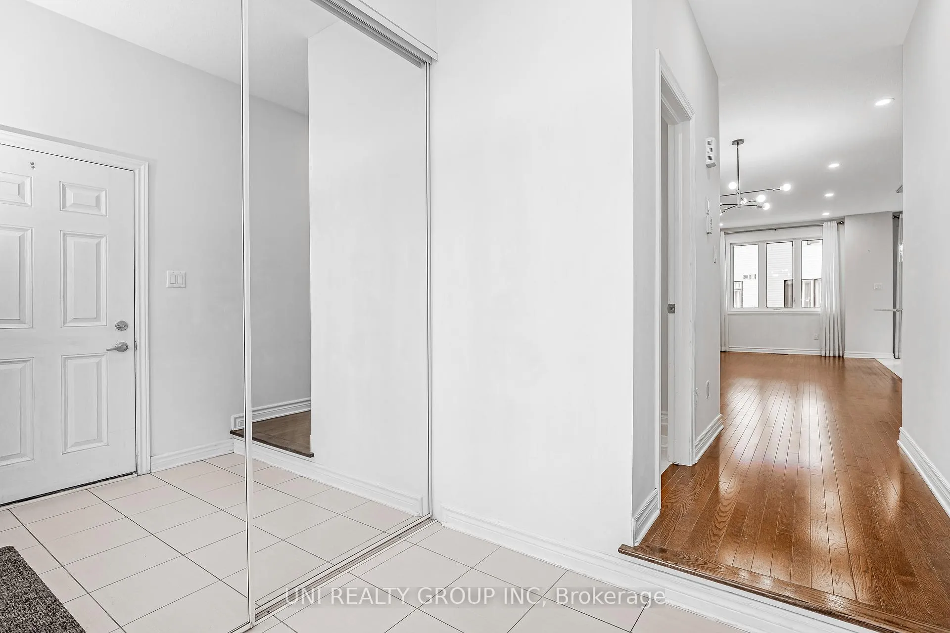 Photo 5 of 715 Decoeur Drive, Ottawa, Avalon West — HOMEH