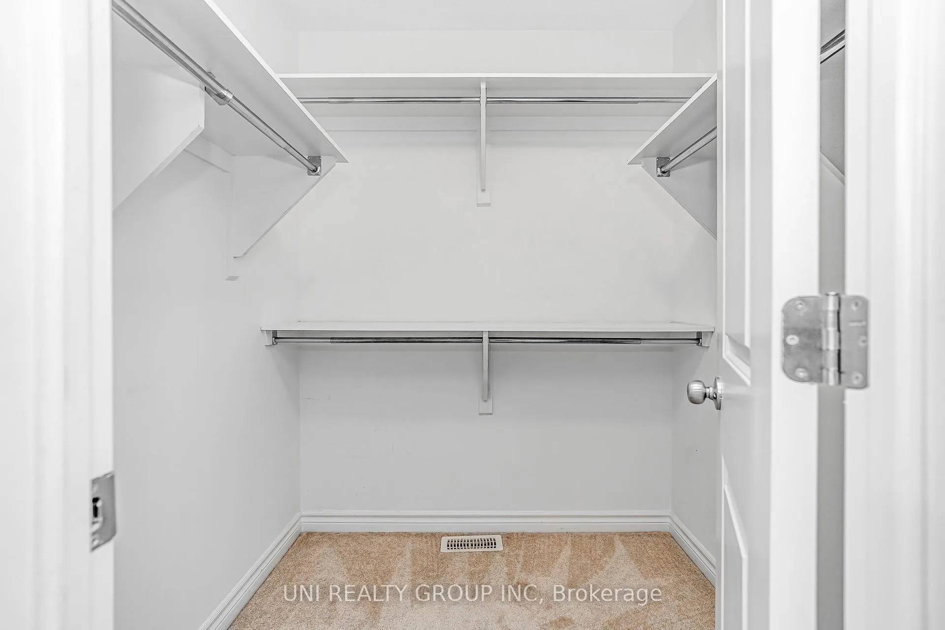 Photo 27 of 715 Decoeur Drive, Ottawa, Avalon West — HOMEH