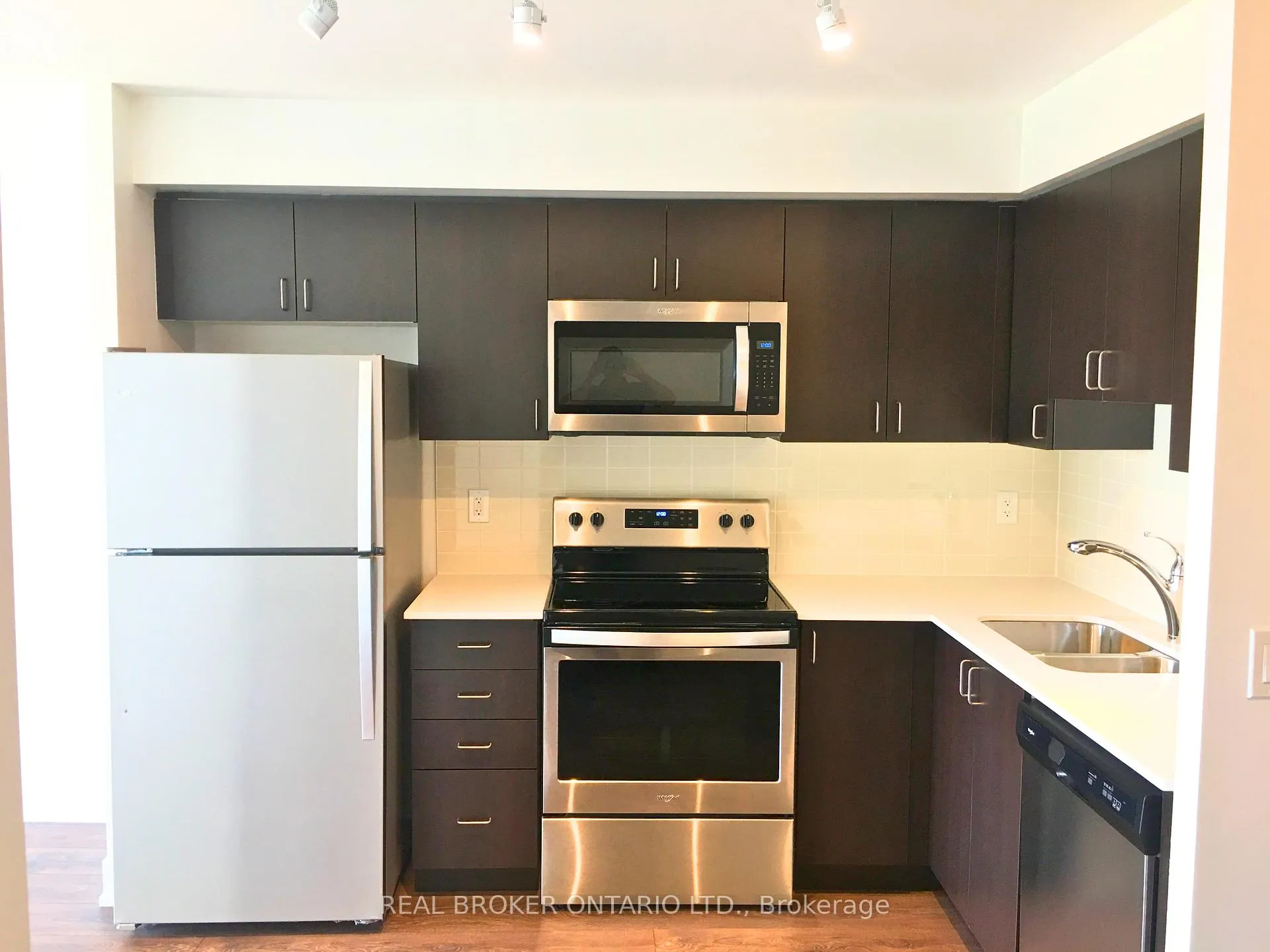 Photo 2 of Unit 505, 1255 Bayly Street W, Pickering, Bay Ridges — HOMEH