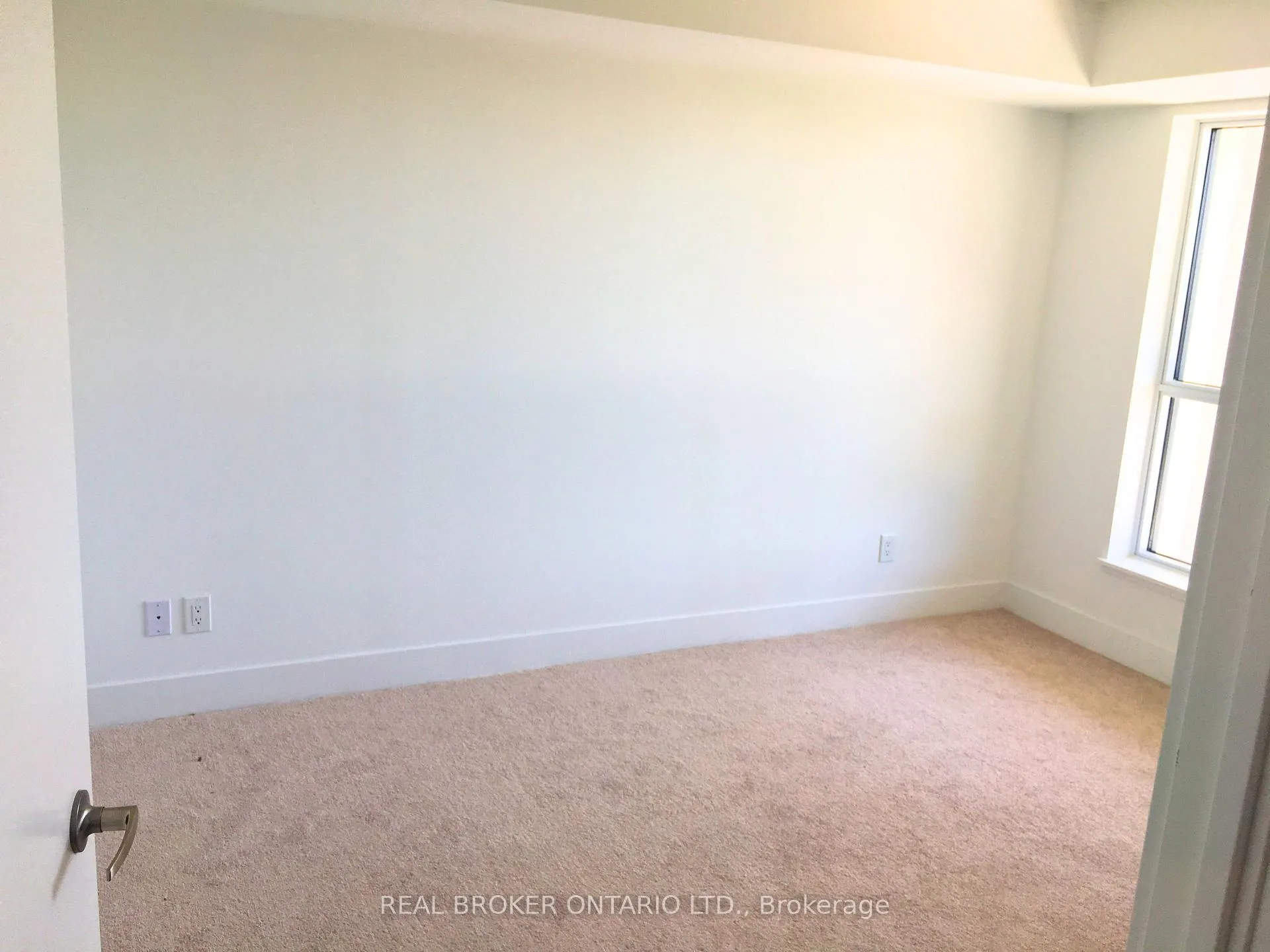 Photo 5 of Unit 505, 1255 Bayly Street W, Pickering, Bay Ridges — HOMEH