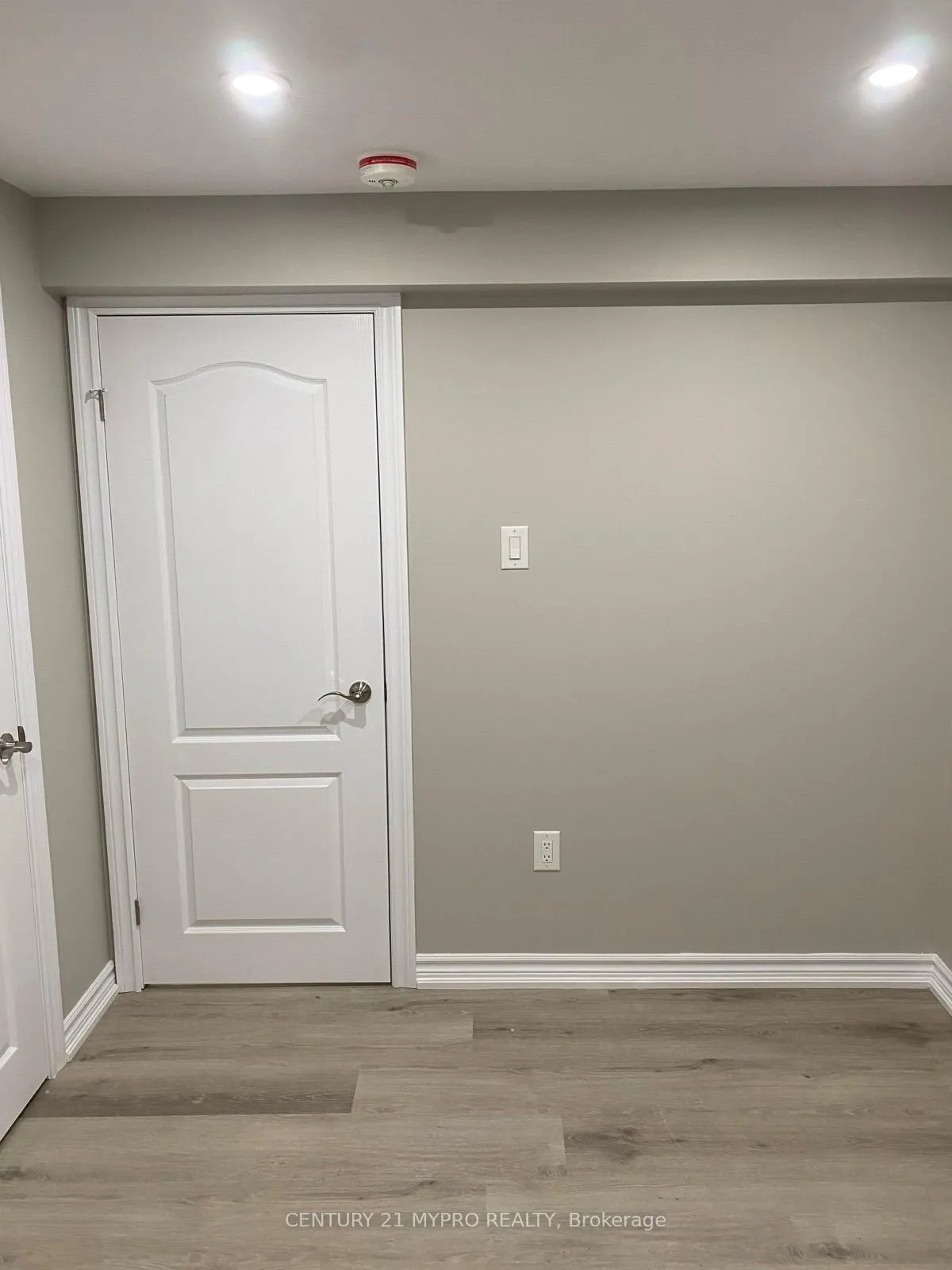 Photo 2 of 16 Berger Avenue, Markham, Box Grove — HOMEH