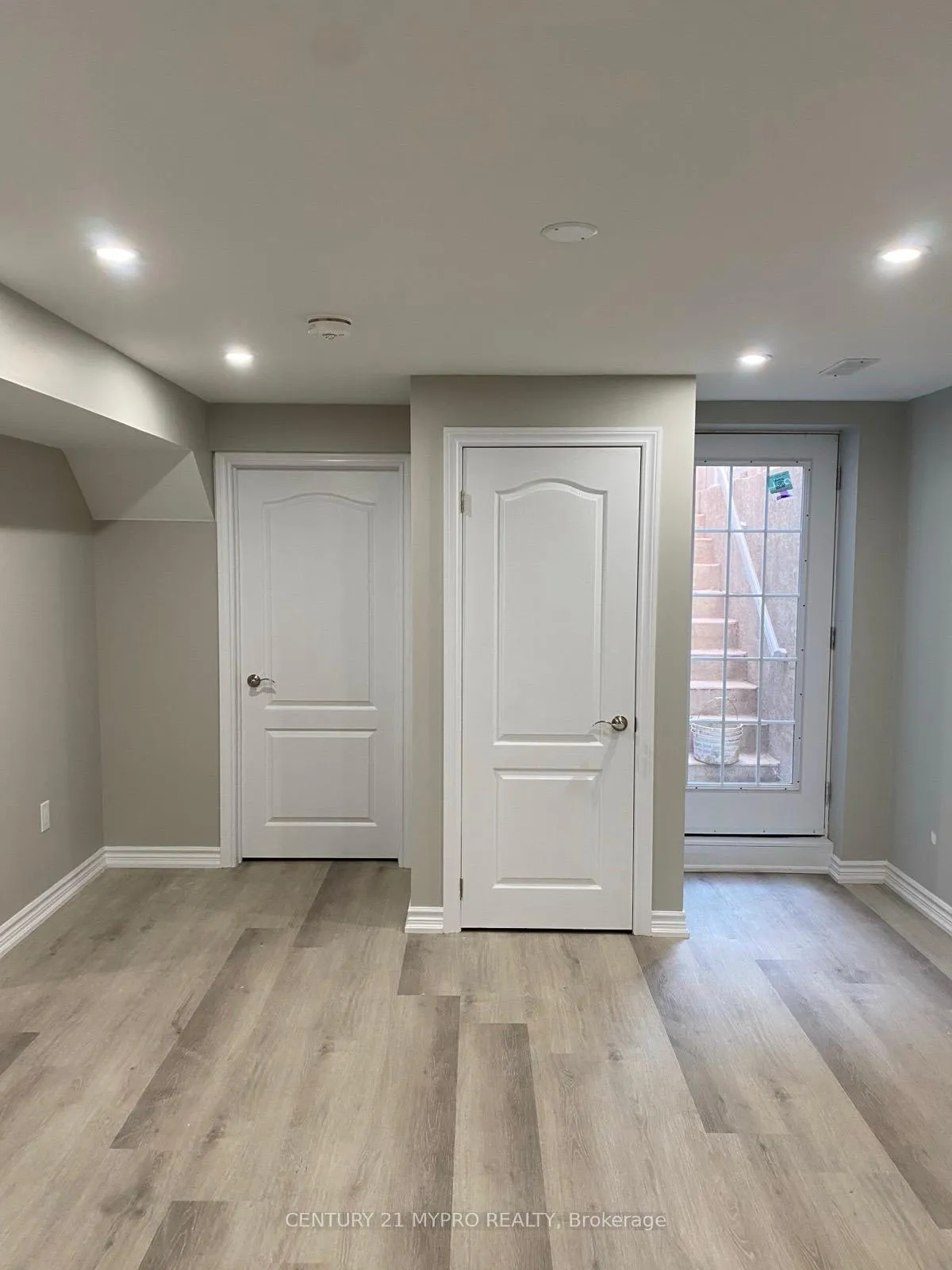 Photo 3 of 16 Berger Avenue, Markham, Box Grove — HOMEH