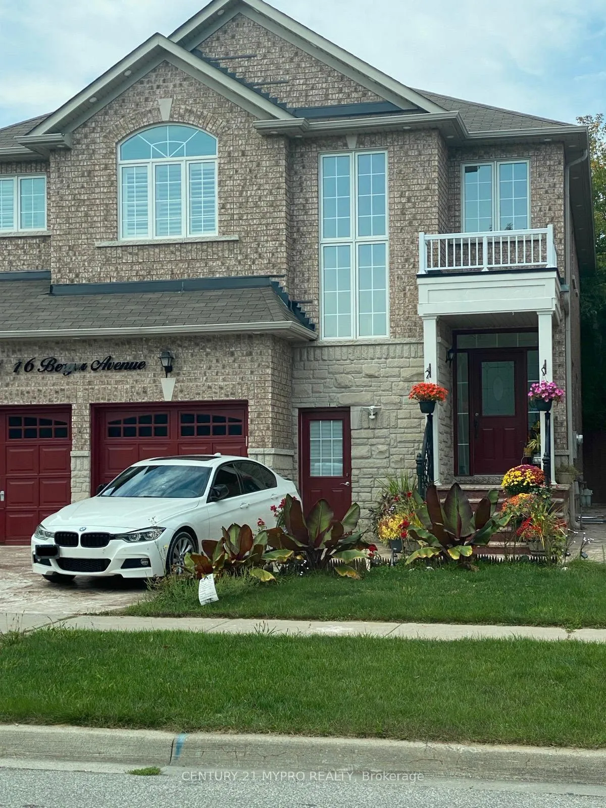 Photo 4 of 16 Berger Avenue, Markham, Box Grove — HOMEH