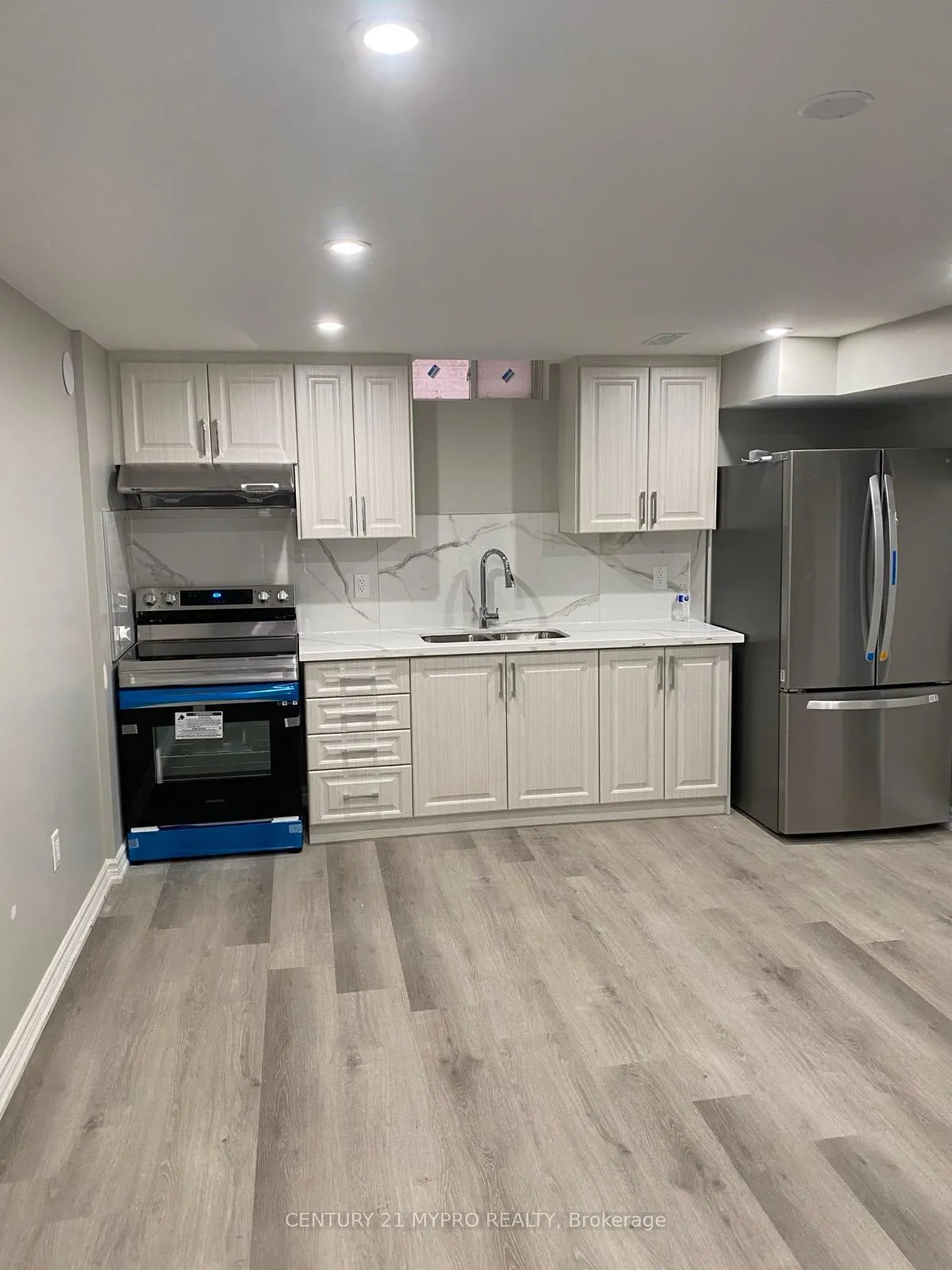 Photo 5 of 16 Berger Avenue, Markham, Box Grove — HOMEH
