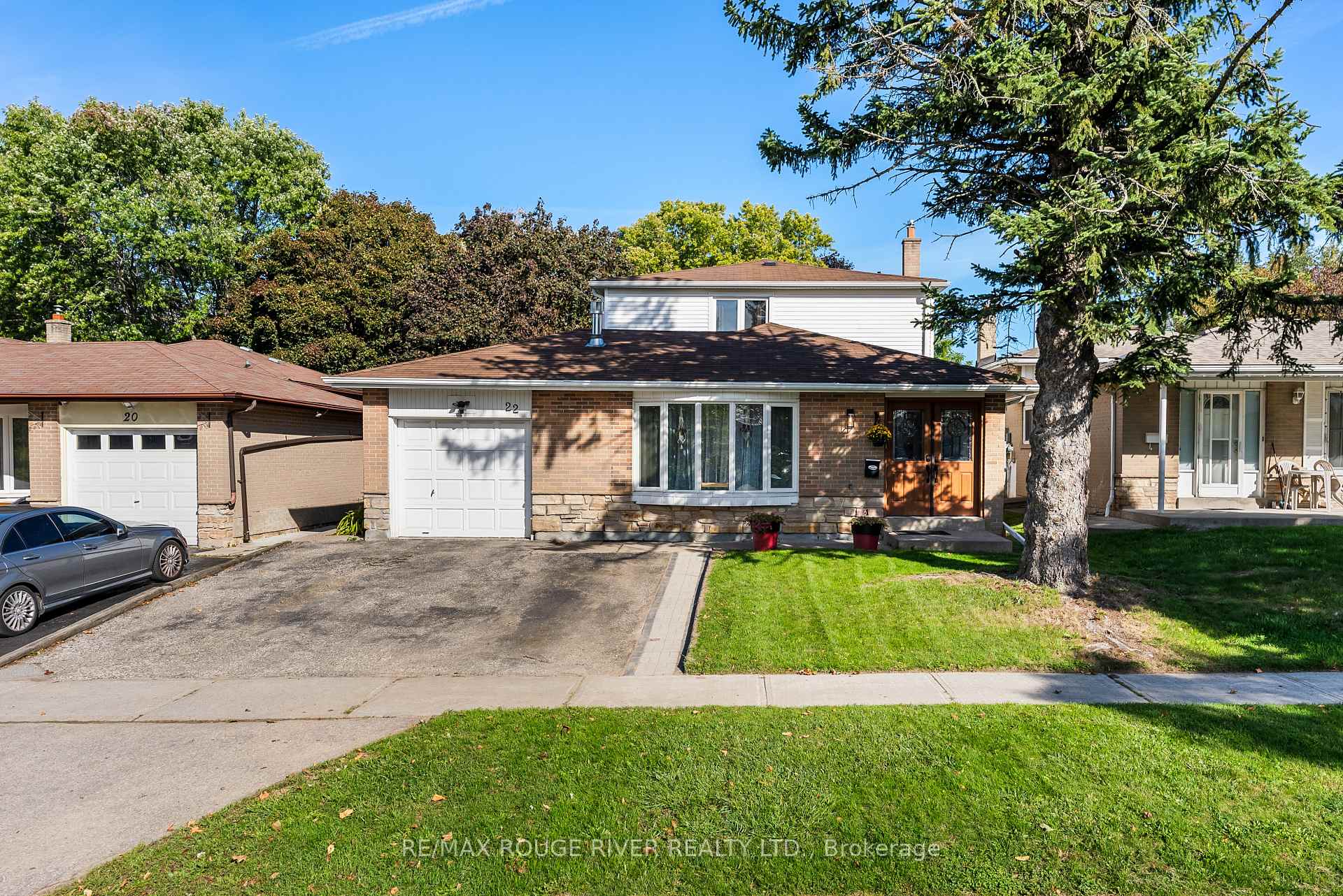Front of 22 Tweedrock Crescent