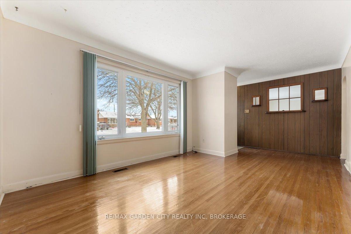 Photo 8 of 136 Elgin Street, Thorold, Thorold Downtown — HOMEH