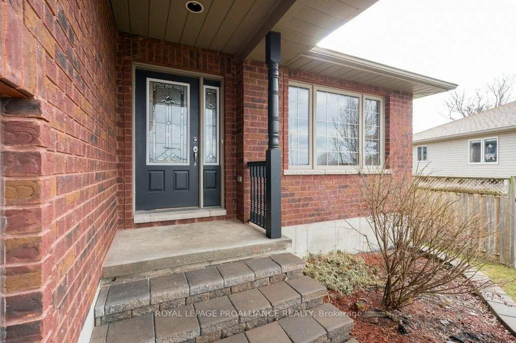 Photo 7 of 27 Forest Valley Drive, Quinte West, Frankford Ward — HOMEH