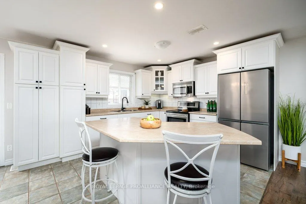 Photo 11 of 27 Forest Valley Drive, Quinte West, Frankford Ward — HOMEH