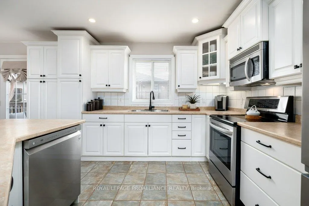 Photo 13 of 27 Forest Valley Drive, Quinte West, Frankford Ward — HOMEH