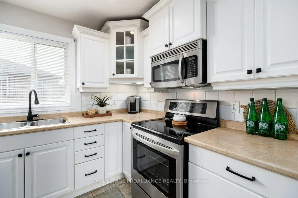 Photo 14 of 27 Forest Valley Drive, Quinte West, Frankford Ward — HOMEH
