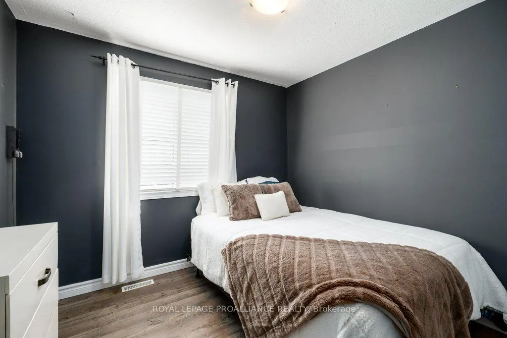Photo 22 of 27 Forest Valley Drive, Quinte West, Frankford Ward — HOMEH