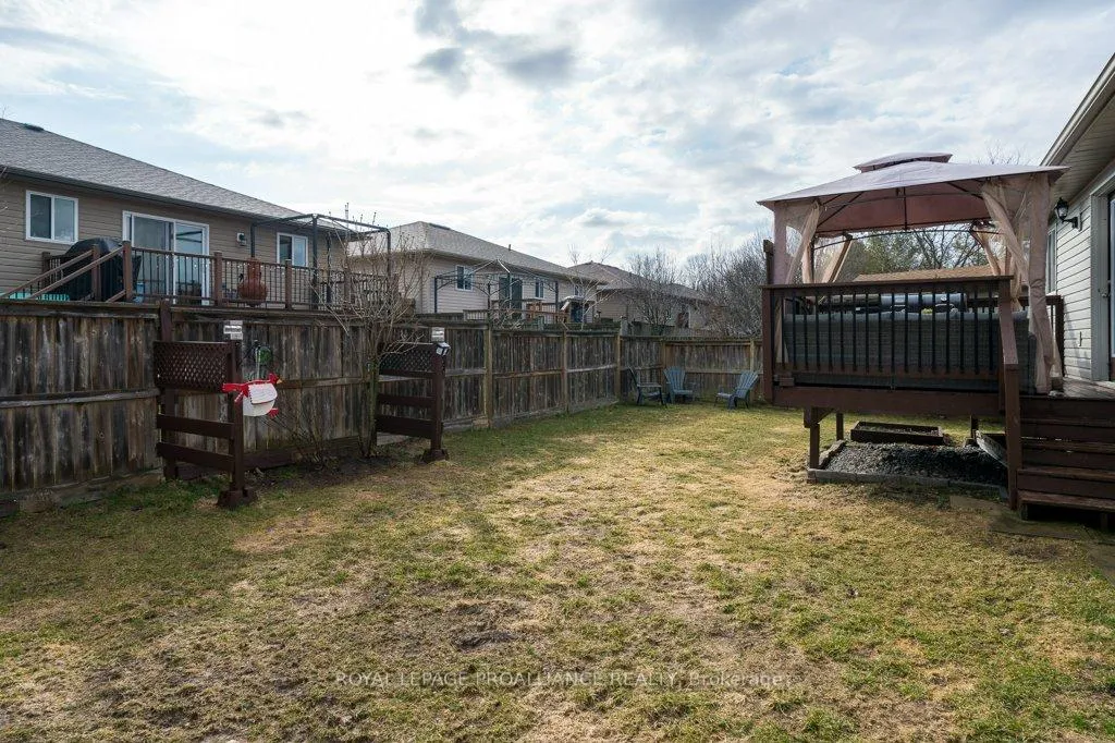 Photo 40 of 27 Forest Valley Drive, Quinte West, Frankford Ward — HOMEH