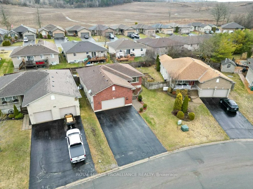 Photo 44 of 27 Forest Valley Drive, Quinte West, Frankford Ward — HOMEH