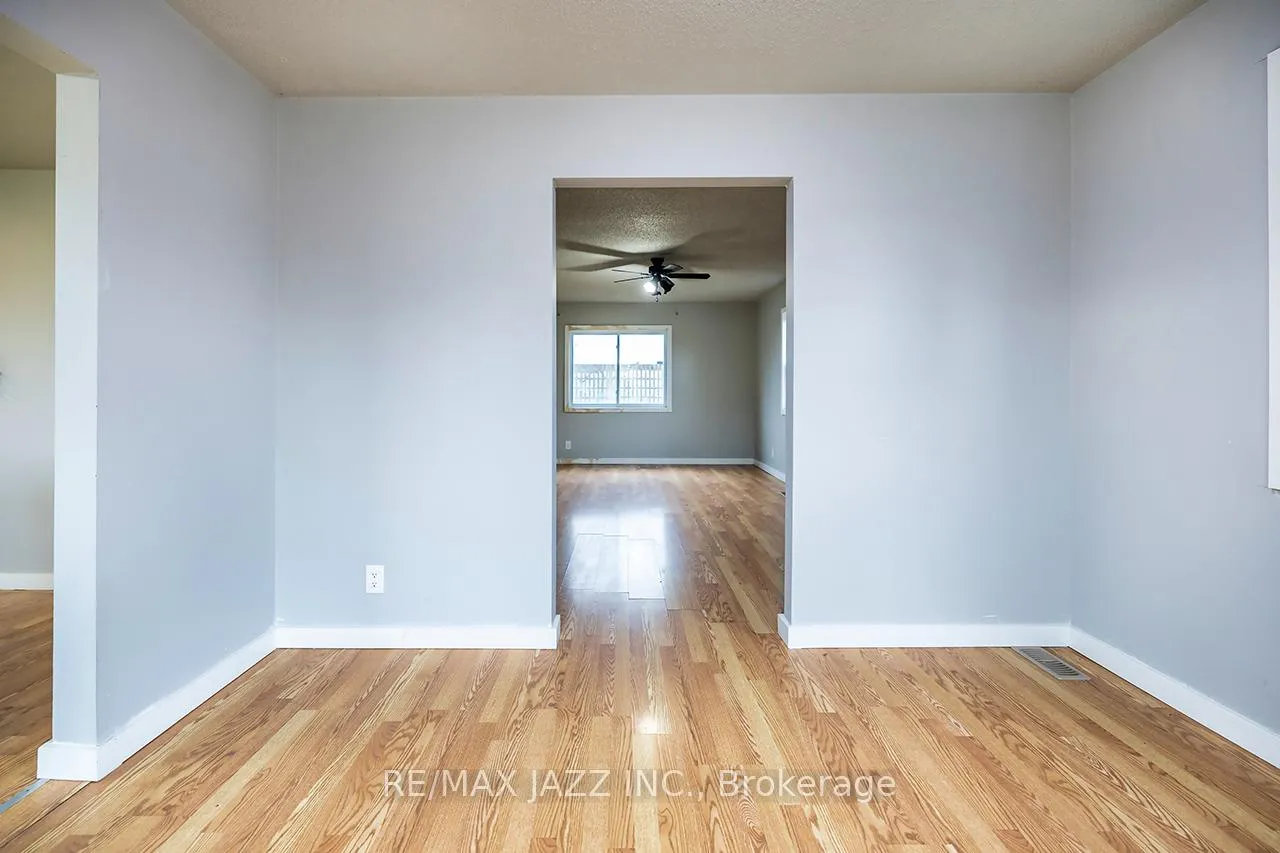 Photo 5 of 355 Lakeland Crescent, Brock, Beaverton — HOMEH