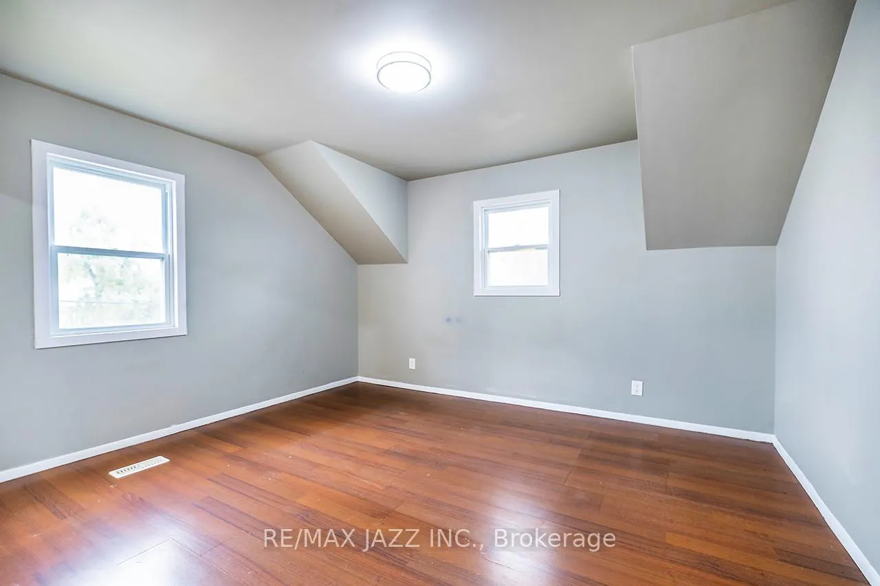 Photo 7 of 355 Lakeland Crescent, Brock, Beaverton — HOMEH