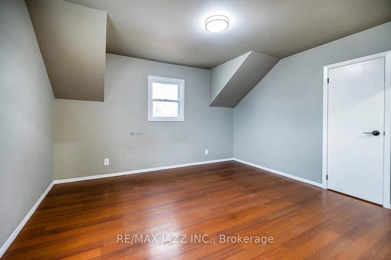 Photo 8 of 355 Lakeland Crescent, Brock, Beaverton — HOMEH