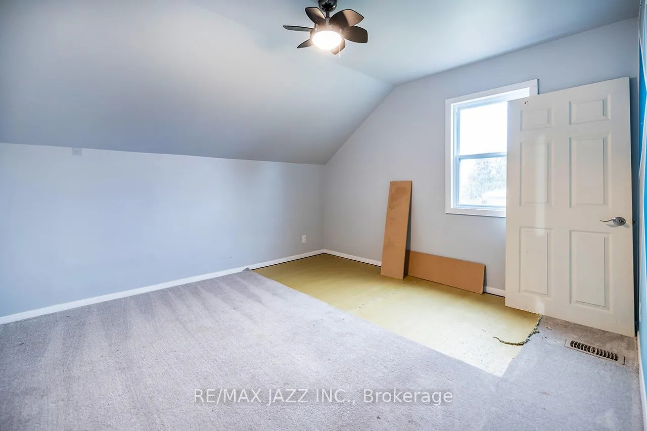 Photo 11 of 355 Lakeland Crescent, Brock, Beaverton — HOMEH