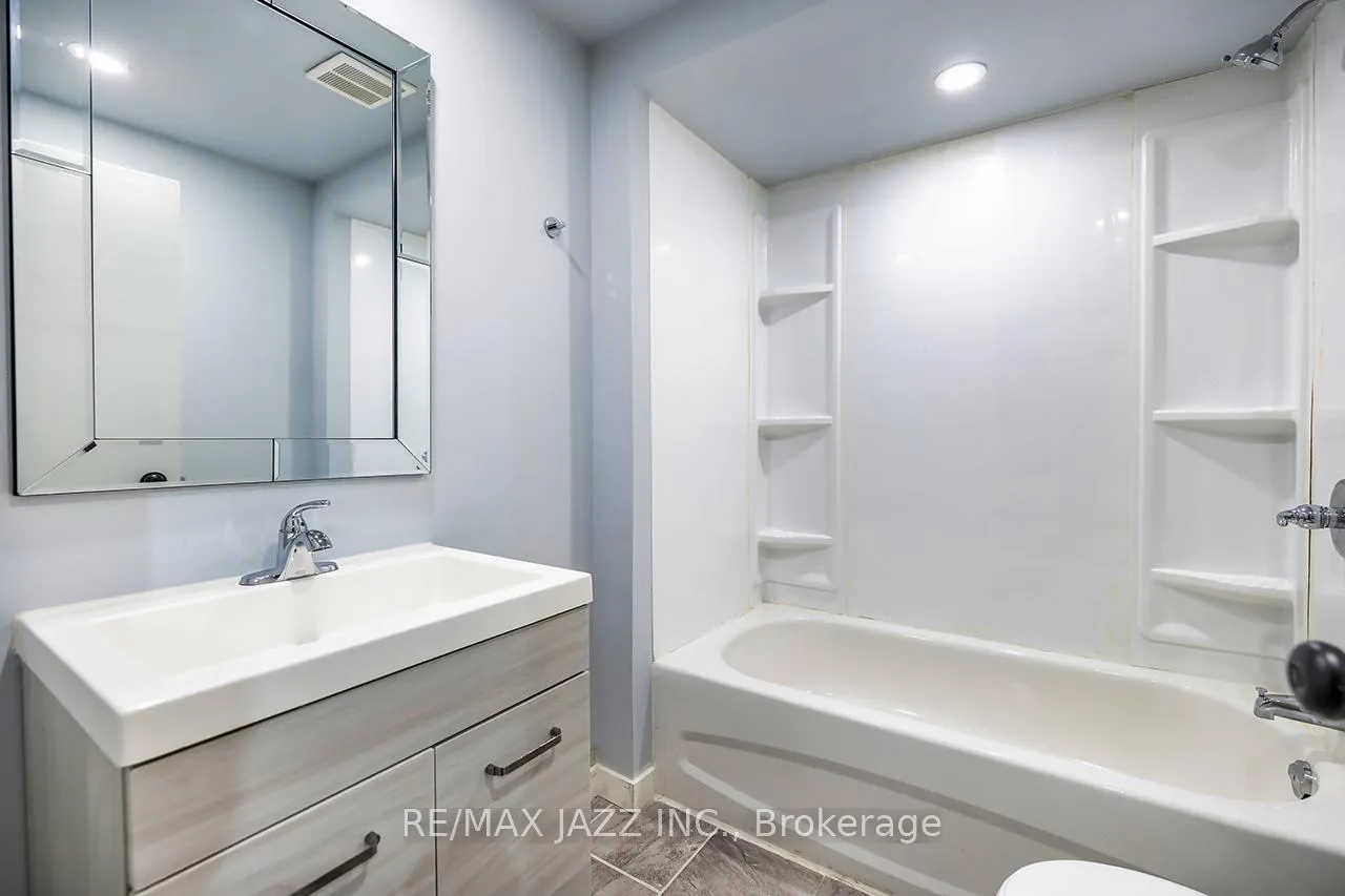 Photo 12 of 355 Lakeland Crescent, Brock, Beaverton — HOMEH