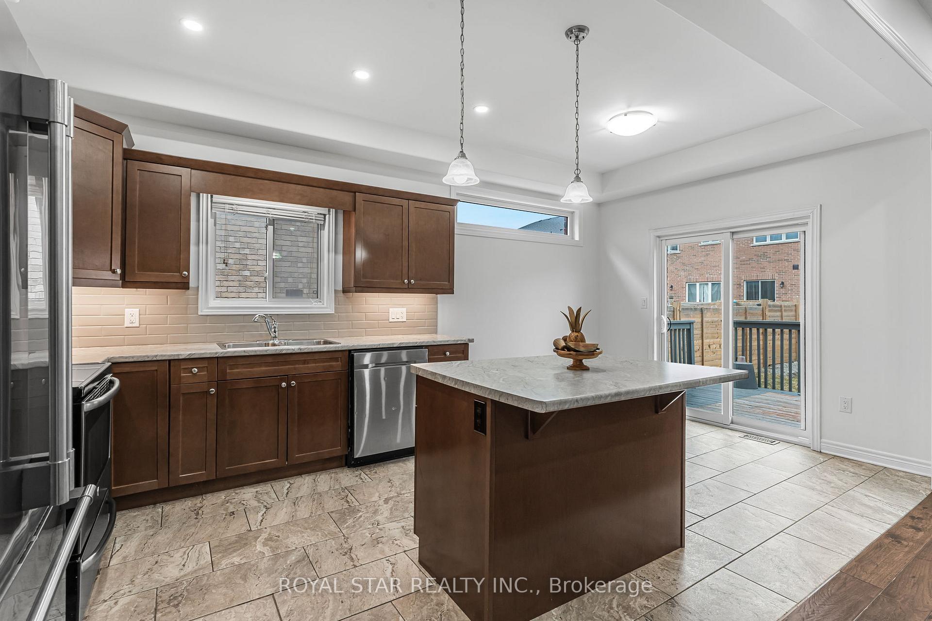 Photo 10 of 108 Sunset Way, Thorold, Rolling Meadows — HOMEH