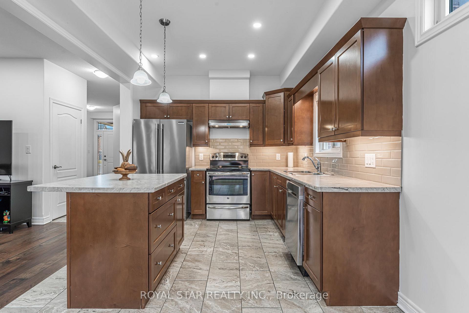 Photo 11 of 108 Sunset Way, Thorold, Rolling Meadows — HOMEH