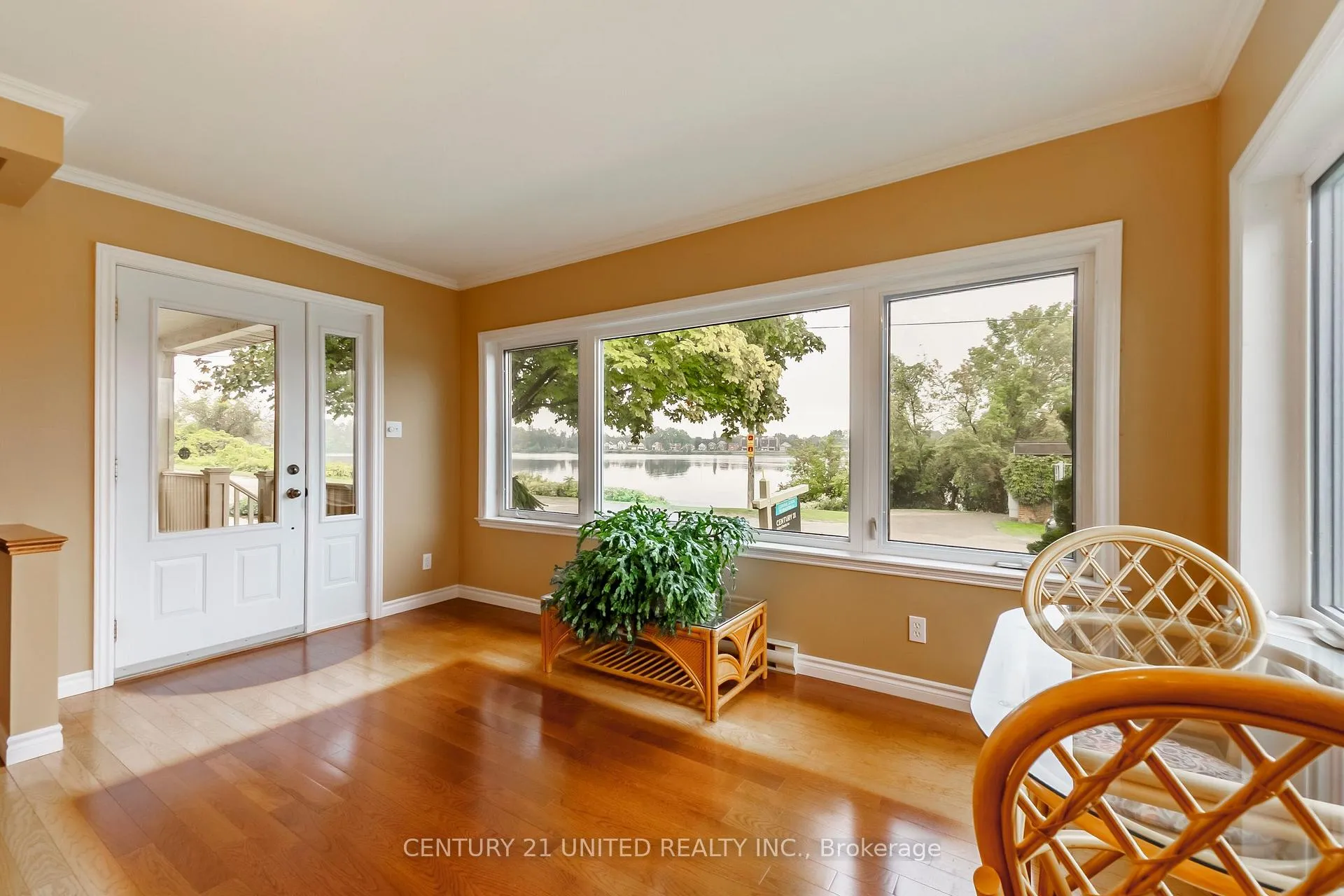 Photo 10 of 57 Edgewater Boulevard, Peterborough, Ashburnham Ward 4 — HOMEH