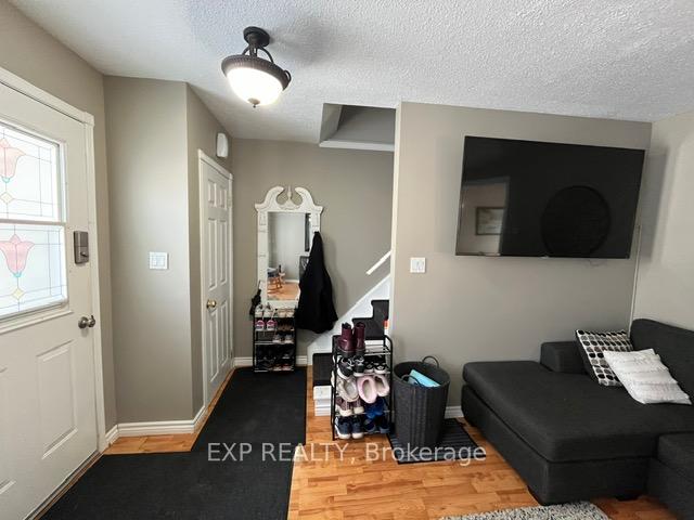 Photo 6 of 42 Manley Crescent, Thorold, Confederation Heights — HOMEH
