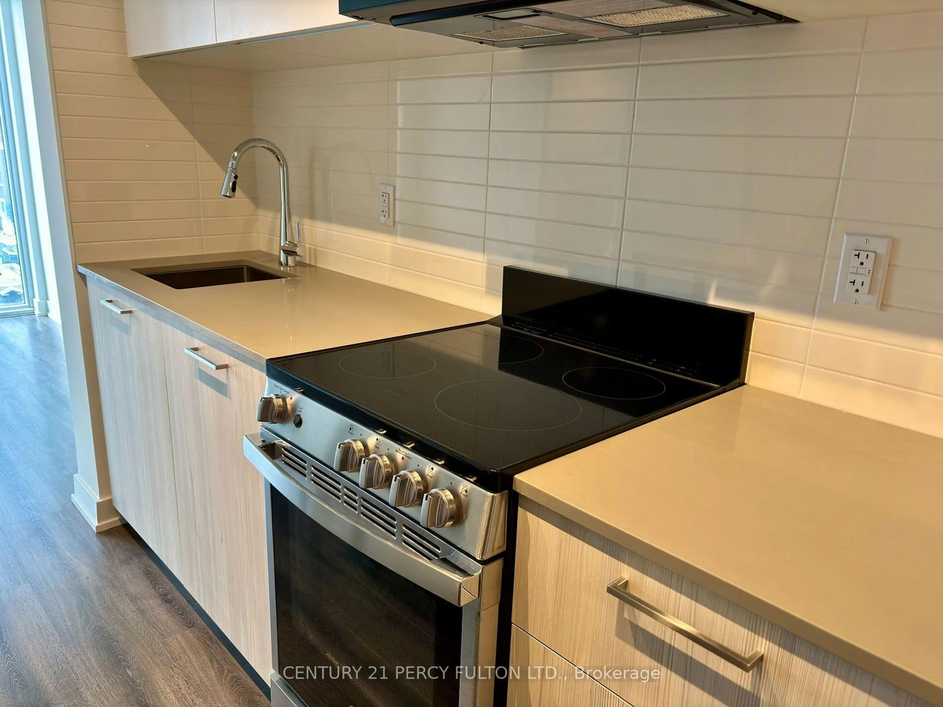 Photo 4 of Unit 802, 65 Mutual Street, Toronto, Church-Yonge Corridor — HOMEH