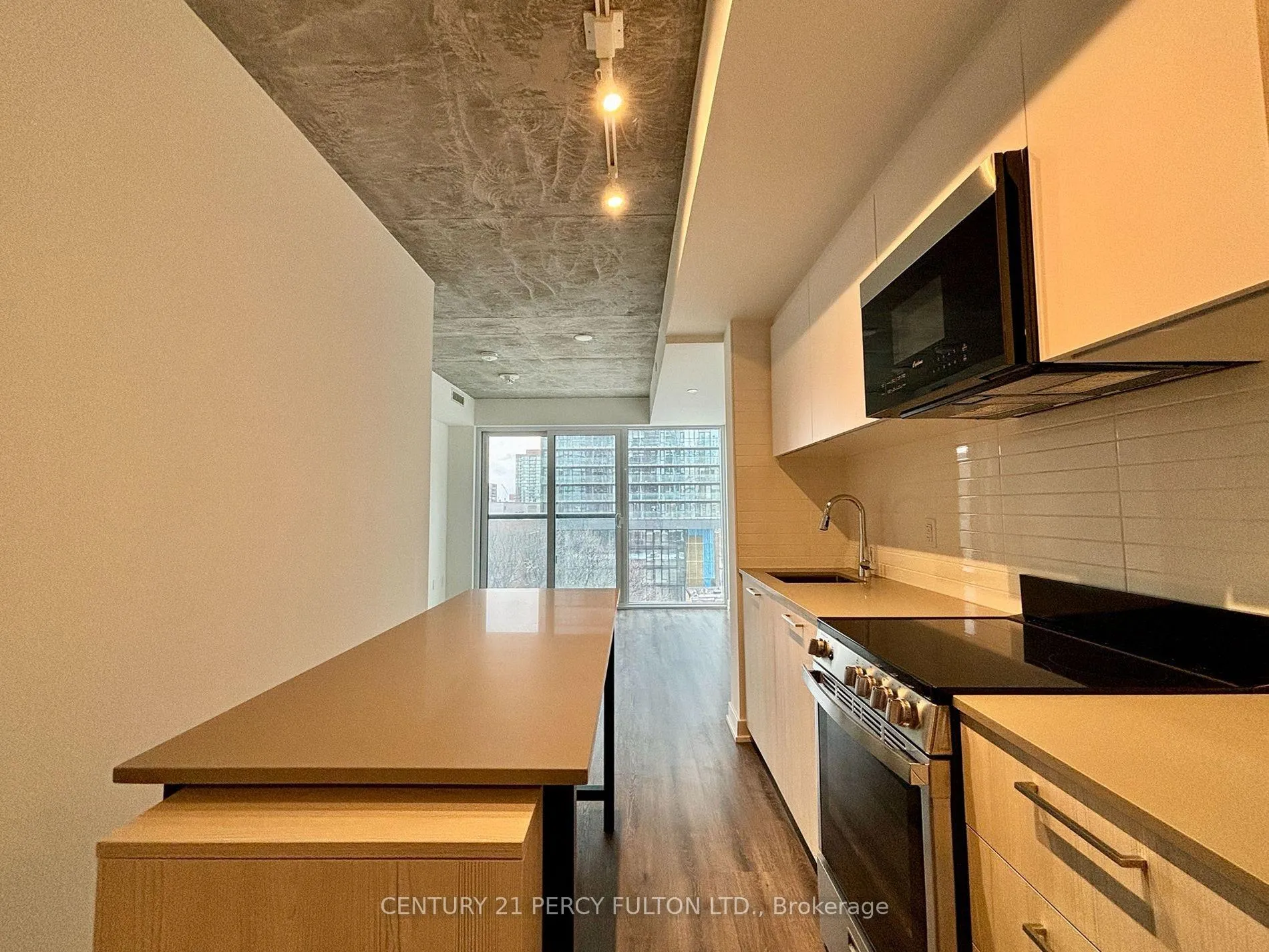 Photo 5 of Unit 802, 65 Mutual Street, Toronto, Church-Yonge Corridor — HOMEH
